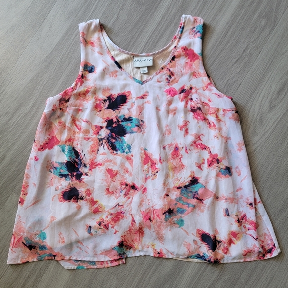 $8 Women's Top - Picture 1 of 3